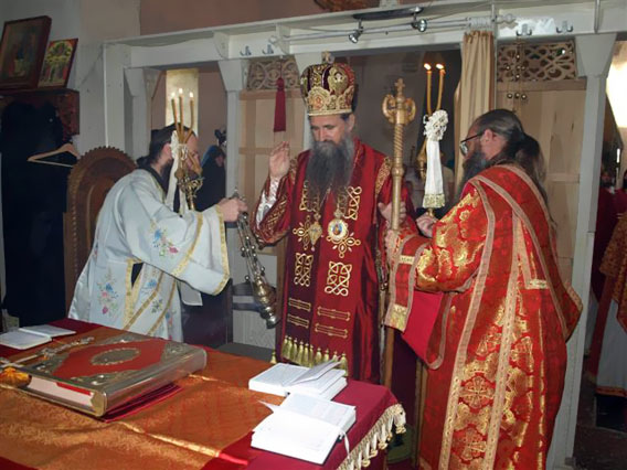 Епископ Јоаникије служио у Ђурђевим Ступовима