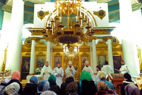 На Лазареву суботу митрополит Волоколамски Иларион је извршио чин враћања у православну вјеру оних који су привремено од ње отпали