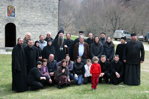 Литургија у манастиру Подмалинско