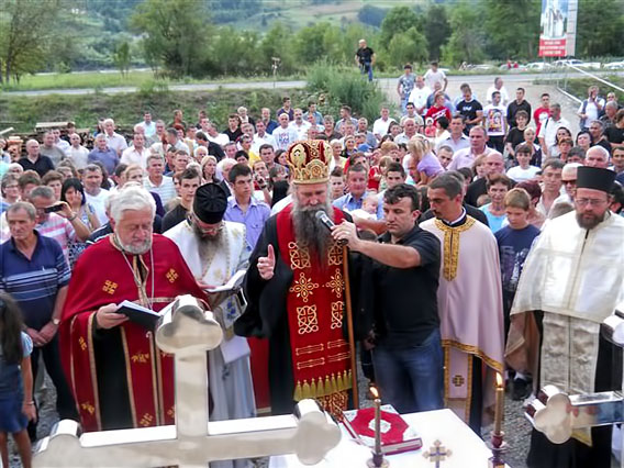 Освећење крстова цркве у Биочама