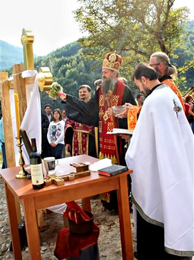 Освећење крста за храм Светог Евстатија Српског у Трепчи код Андријевице