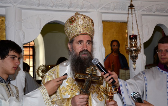 Владика Јоаникије на празник Светог Арсенија Сремца служио у манастиру Ждребаонику