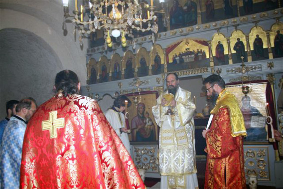 Владика Јоаникије на празник Светог краља Милутина служио на Жабљаку