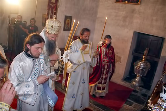 Владика Јоаникије на Недјељу Свих Светих служио у манастиру Ђурђеви Ступови