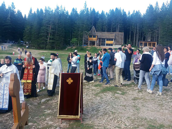 Саборно крштење на Црном језеру код Жабљака