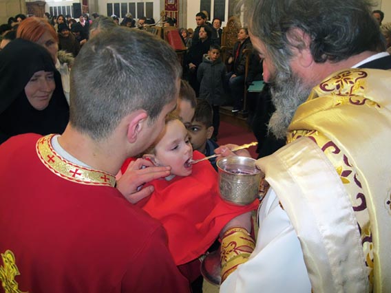 На празник Материце Епископ Јоаникије служио Литургију у никшићкој Саборној цркви
