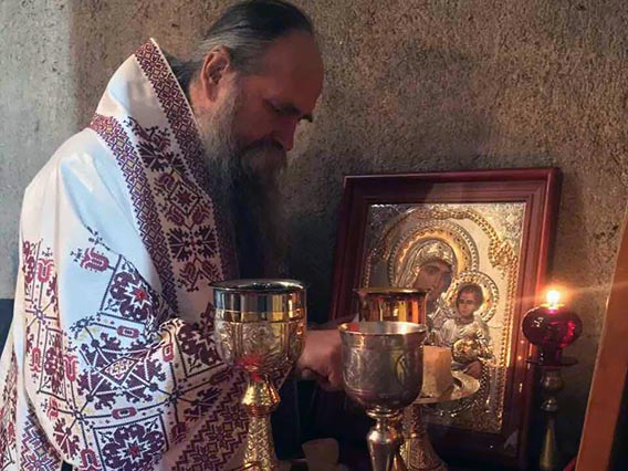 Епископ Јоаникије на празник Отаца служио Литургију у Ђурђевим Ступовима