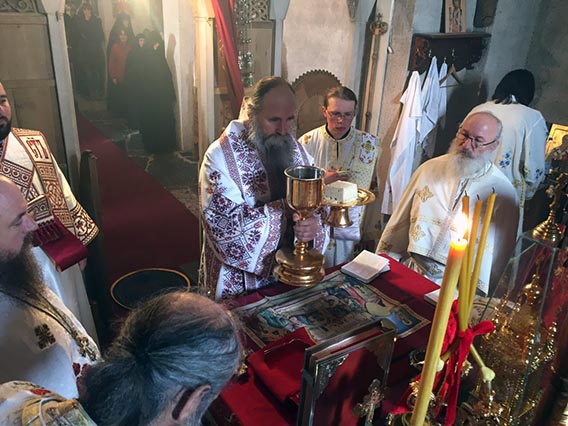 Аранђеловдан прослављен свечано у манастиру Ђурђеви Ступови
