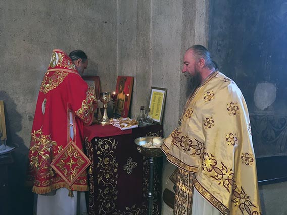 Литургијско сабрање у манастиру Ђурђеви Ступови