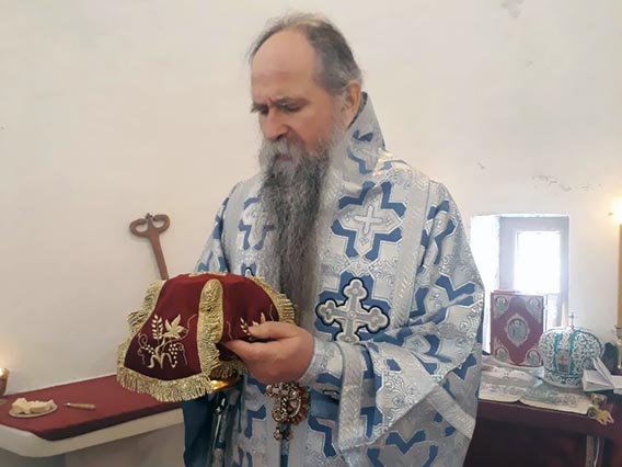 Епископ Јоаникије служио је на Лазареву суботу Литургију у пивским Долима