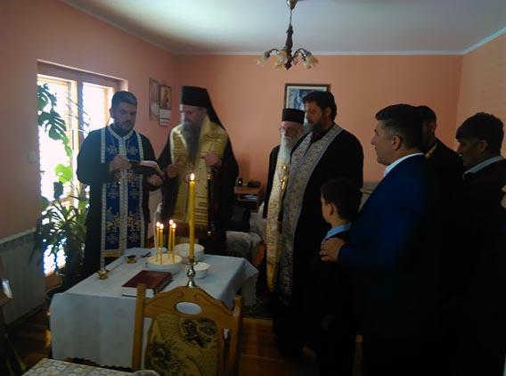 Епископ Јоаникије освештаопородични дом Потпара у Пљевљима