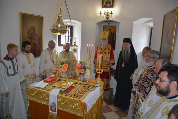 У Цетињском манастиру одслужена Заупокојена архијерејска литургија са парастосом жртвама НАТО пакта