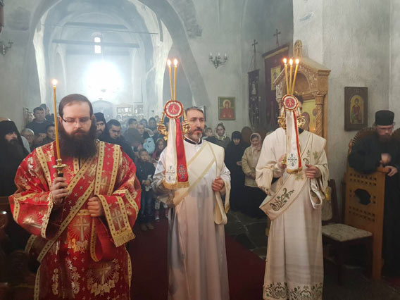 Евхаристијско сабрање у манастиру Ђурђеви Ступови