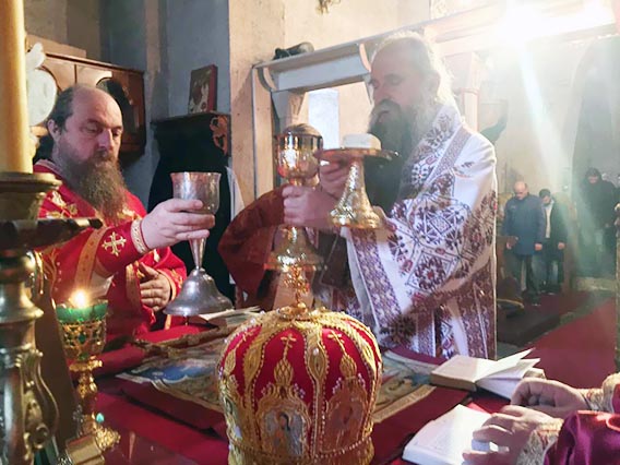 На Месопусну Недјељу Епископ Јоаникије служио Литургију у Ђурђевим Ступовима
