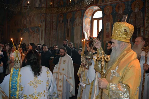 Митрополит Амфилохије и Епископ Јоаникије на Света три јерарха служили Литургију у манастиру Подмаине