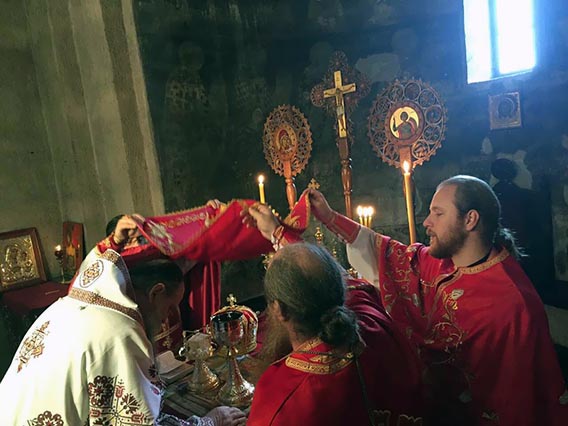 Епископ Јоаникије служио Литургију у манастиру Ђурђеви Ступови