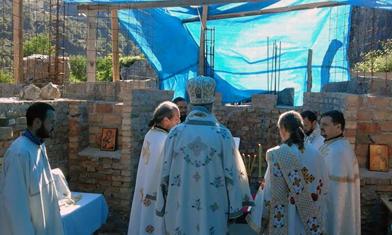 Епископ Јоаникије служио Литургију на празник Полагања ризе Пресвете Богородице