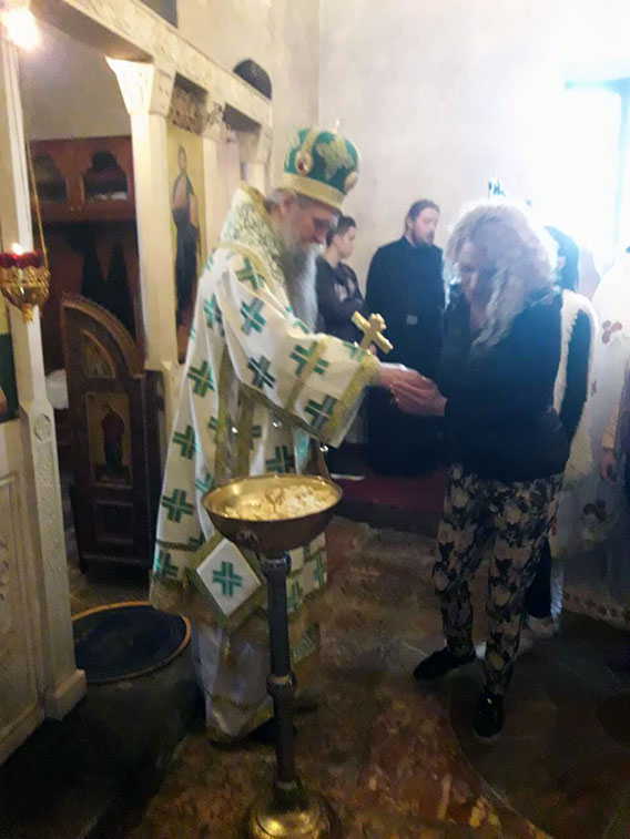 Епископ Јоаникије служио Литургију у Ђурђевим Ступовима