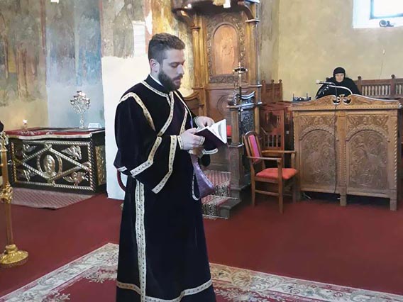 Епископ Јоаникије служио Литургију у манастиру Милешева