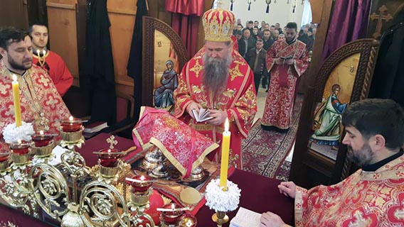 Епископ Јоаникије одслужио Литургију у прибојском Саборном храму