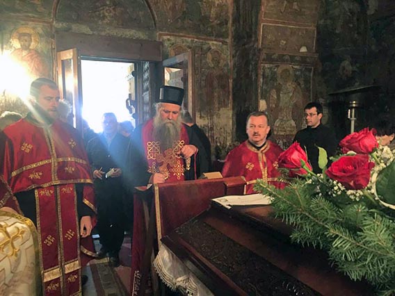 Преосвећени Епископ Јоаникије служио опијело Марини Рабреновић