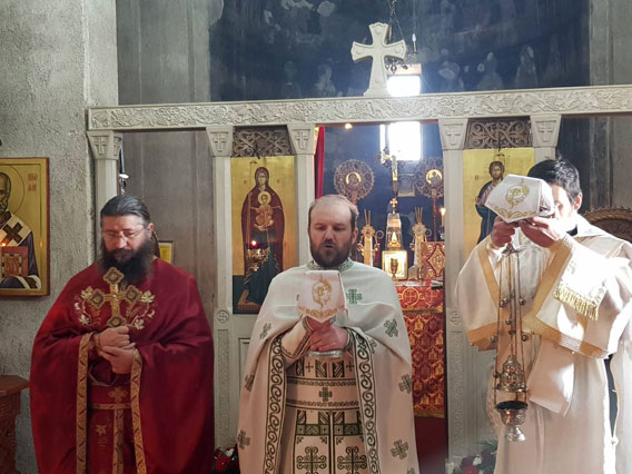 Празник Светог Нектарија прослављен у Ђурђевим Ступовима
