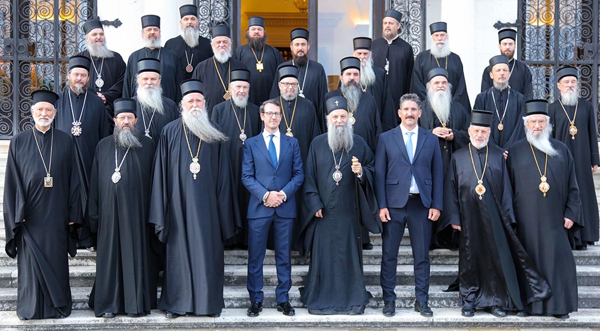 Патријарх и архијереји гости Краљевске породице Карађорђевић Патријарх и архијереји гости Краљевске породице Карађорђевић