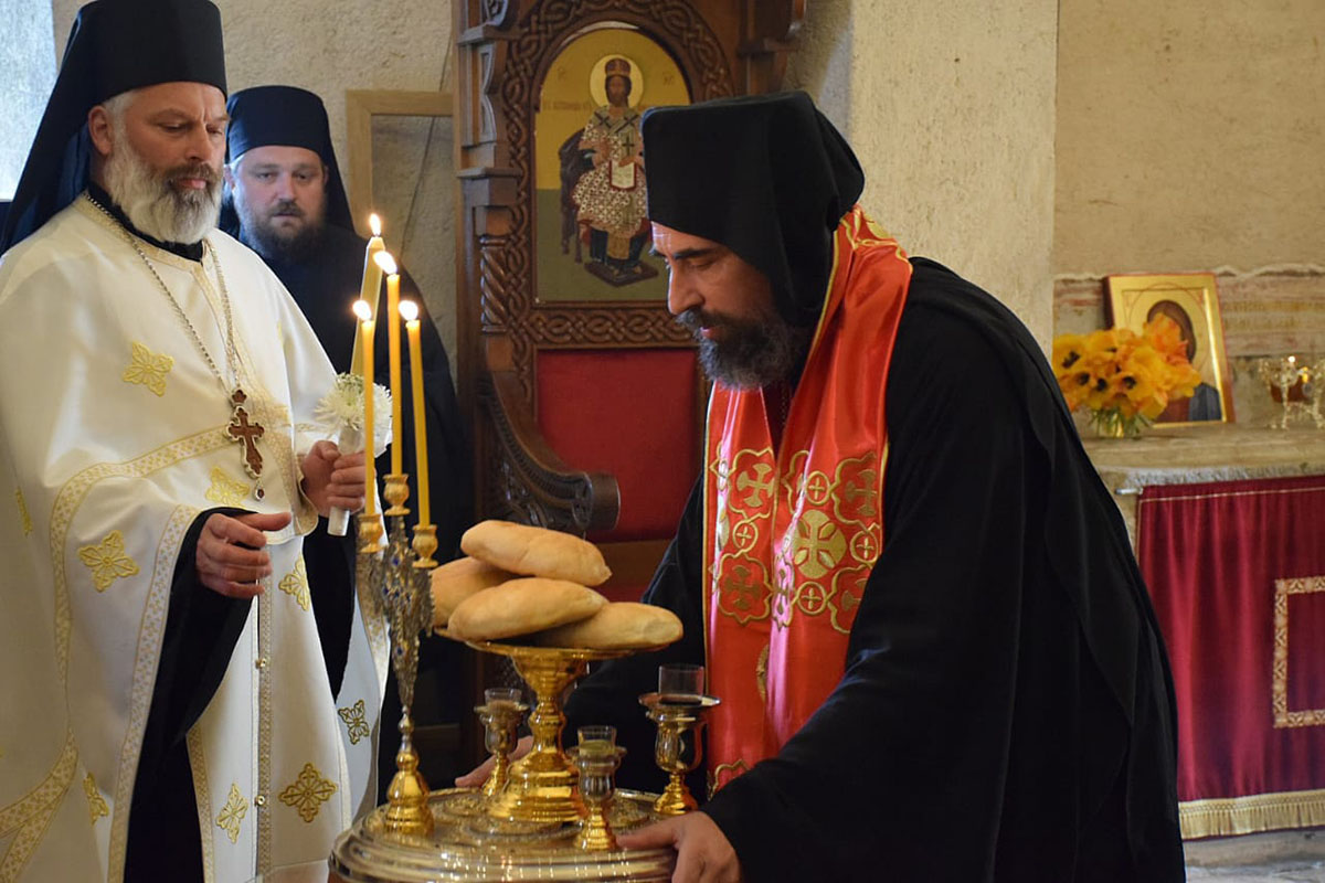 Празнично бденије служено у манастиру Ђурђеви Ступови