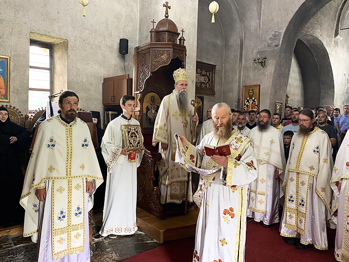 Литургијско сабрање у манастиру Ђурђеви Ступови