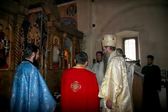 Освештан иконостас у манастиру Бијела