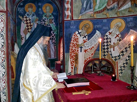 Владика Јоаникије служио у манастиру Подмалинско
