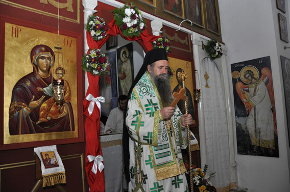Свети чин монашења примиле три искушенице Жупског манастира 