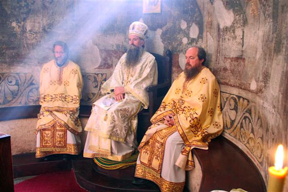Литургијско сабрање на Недјељу жена Мироносица у манастиру Ђурђеви Ступови