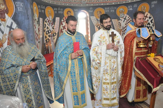 Парастос припадницима Бањско-вучедолске бригаде служен у манастиру Косијерево