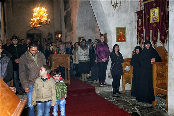 Служба јелеосвећења у манастиру Ђурђеви Ступови