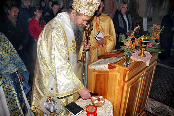 Епископ Јоаникије на Задушнице Литургију и парастос служио у манастиру Косијерево