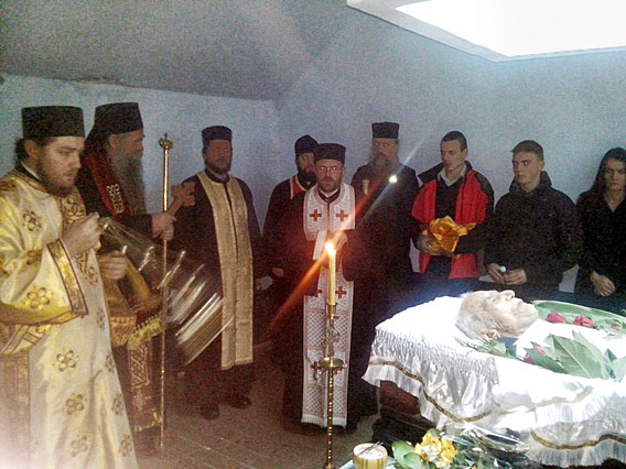 Сахрана новопрестављеног слуге Божјег Милована Крстајића