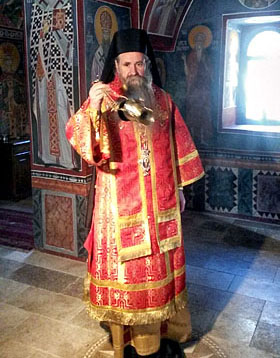 Владика Јоаникије служио у манастиру Подмалинско