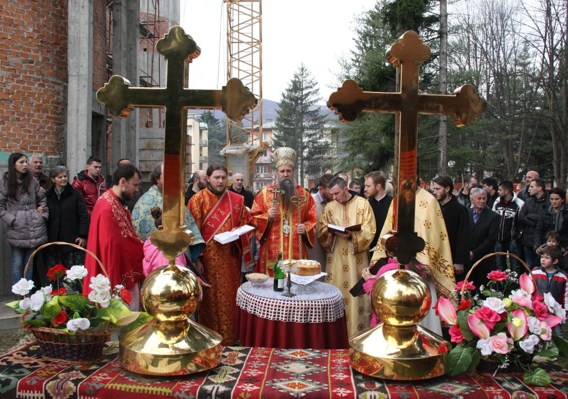 Прослављена слава Саборног храма Светог Симеона Мироточивог који се подиже у Беранама