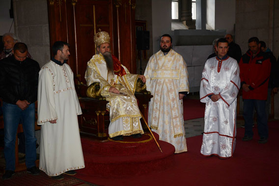 На Велики четвртак Владика Јоаникије служио Литургију у никшићкој Саборној цркви
