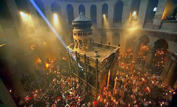 Пренос Благодатног огња из Јерусалима у Београд