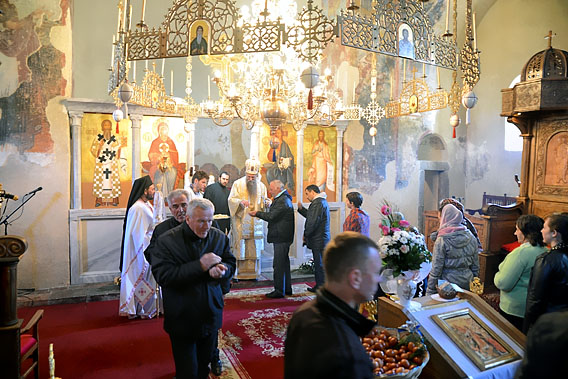 Владика Јоаникије на Васкршњи понедјељак служио Литургију у манастиру Милешева