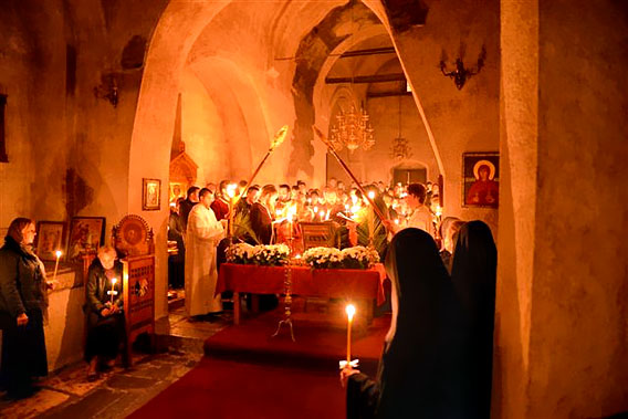 Вечерња служба са изношењем плаштанице у манастиру Ђурђеви Ступови