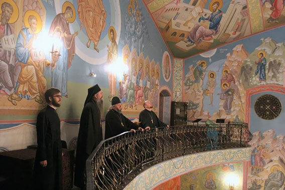 Предавање владике Јоаникија у Кузбаској богословији