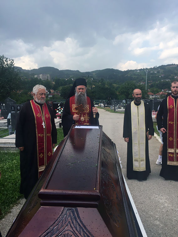 Епископ Јоаникије служио опијело Радивоју Белом Рабреновићу