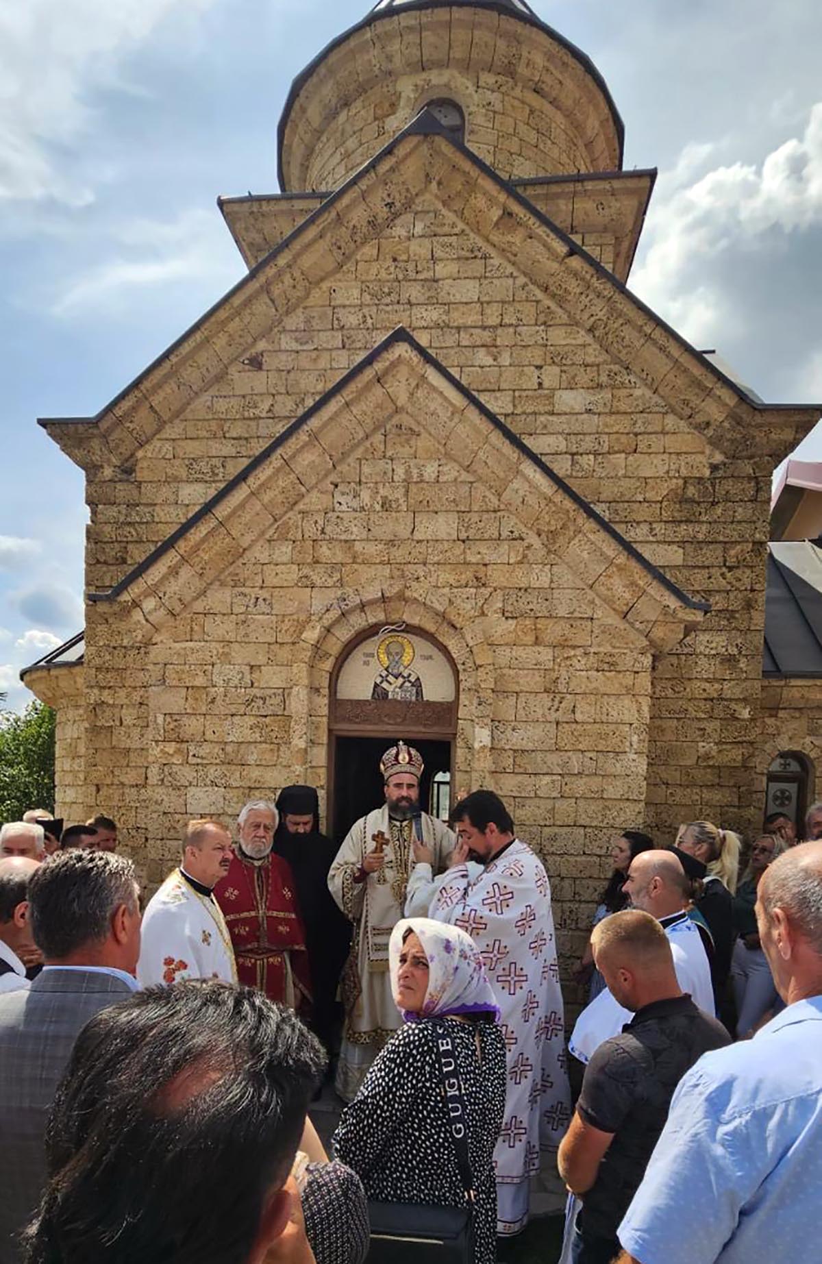 Архијерејска Литургија и освећење цркве у Лијесци код Томашева