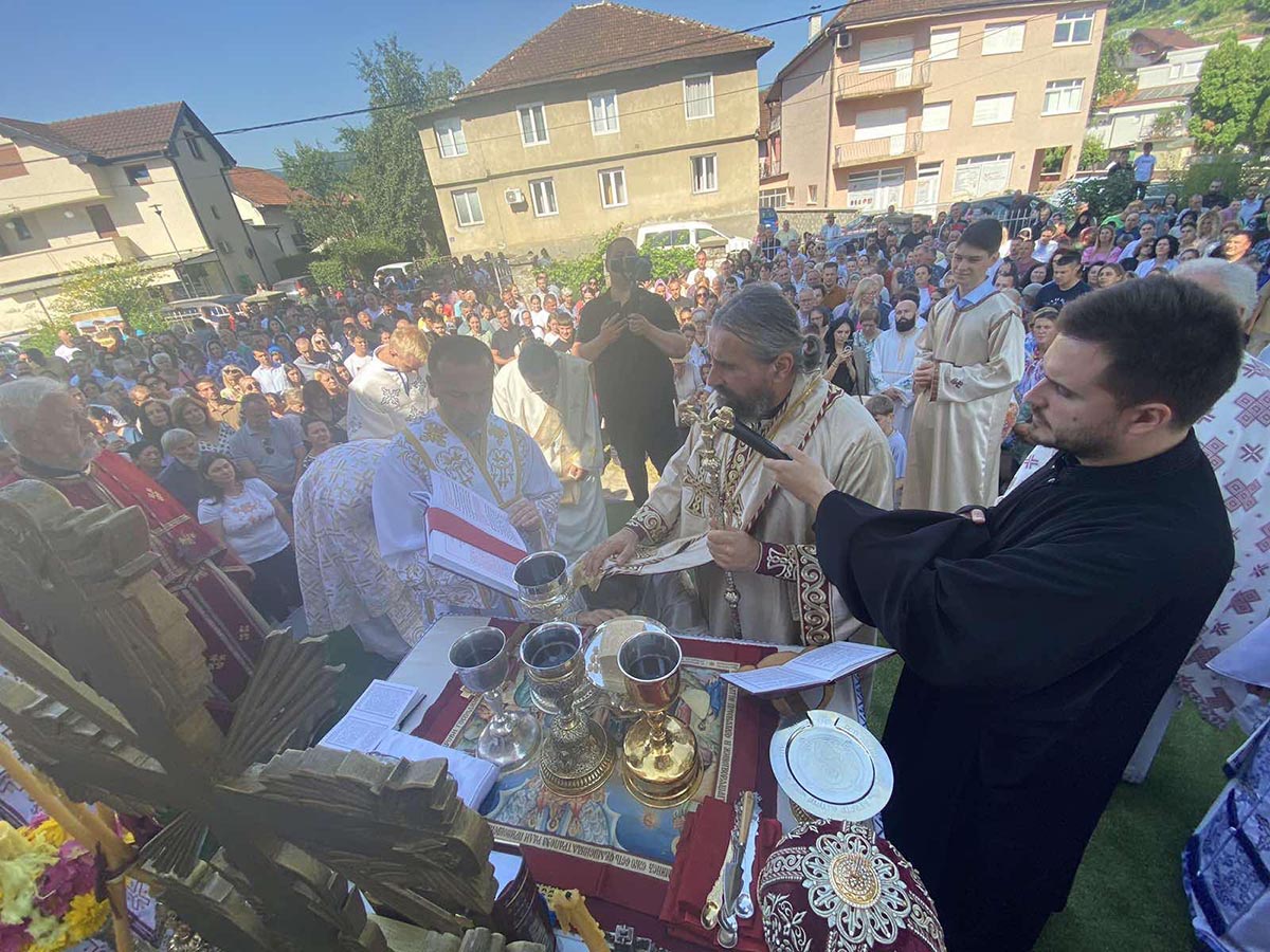 Петровдан молитвено и свенародно прослављен у Бијелом Пољу