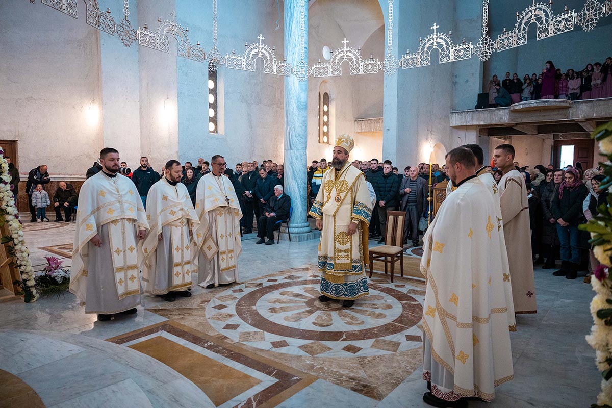 Епископ Методије служио Литургију у Саборном храму у Беранама