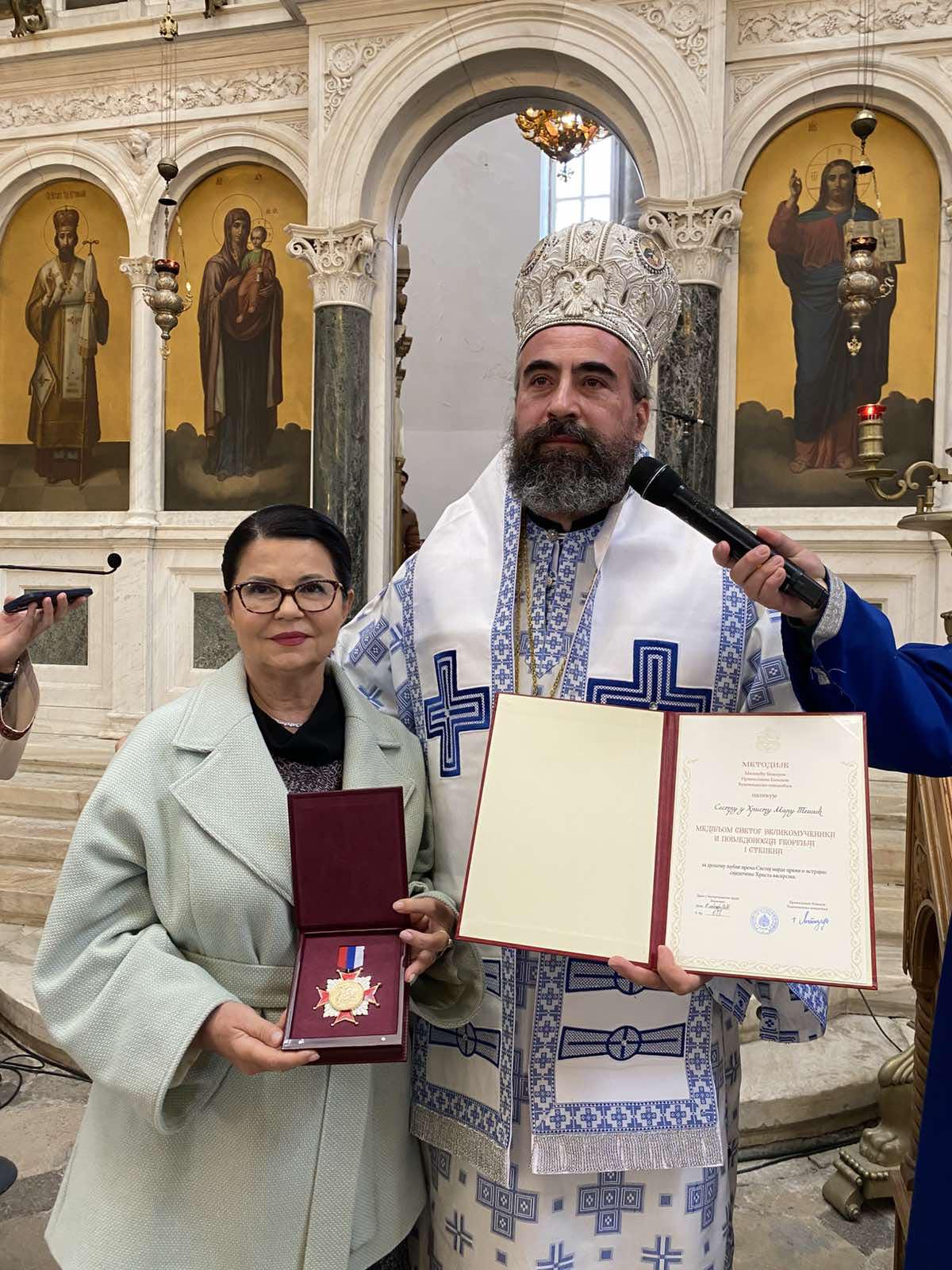 Епископ Методије Орденом Светог Георгија I степена одликовао Мару Тешић