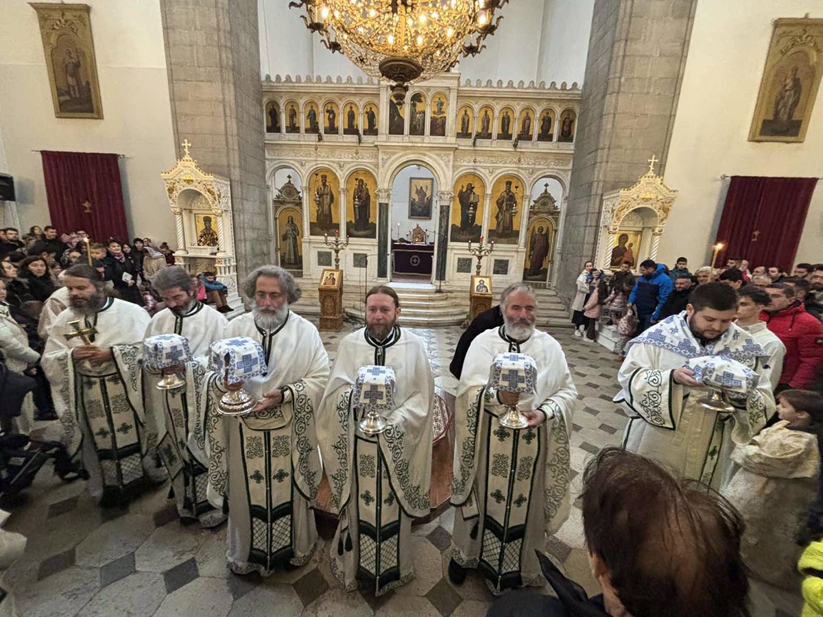 Литургијско сабрање у Саборној цркви Светог Василија Острошког у Никшићу